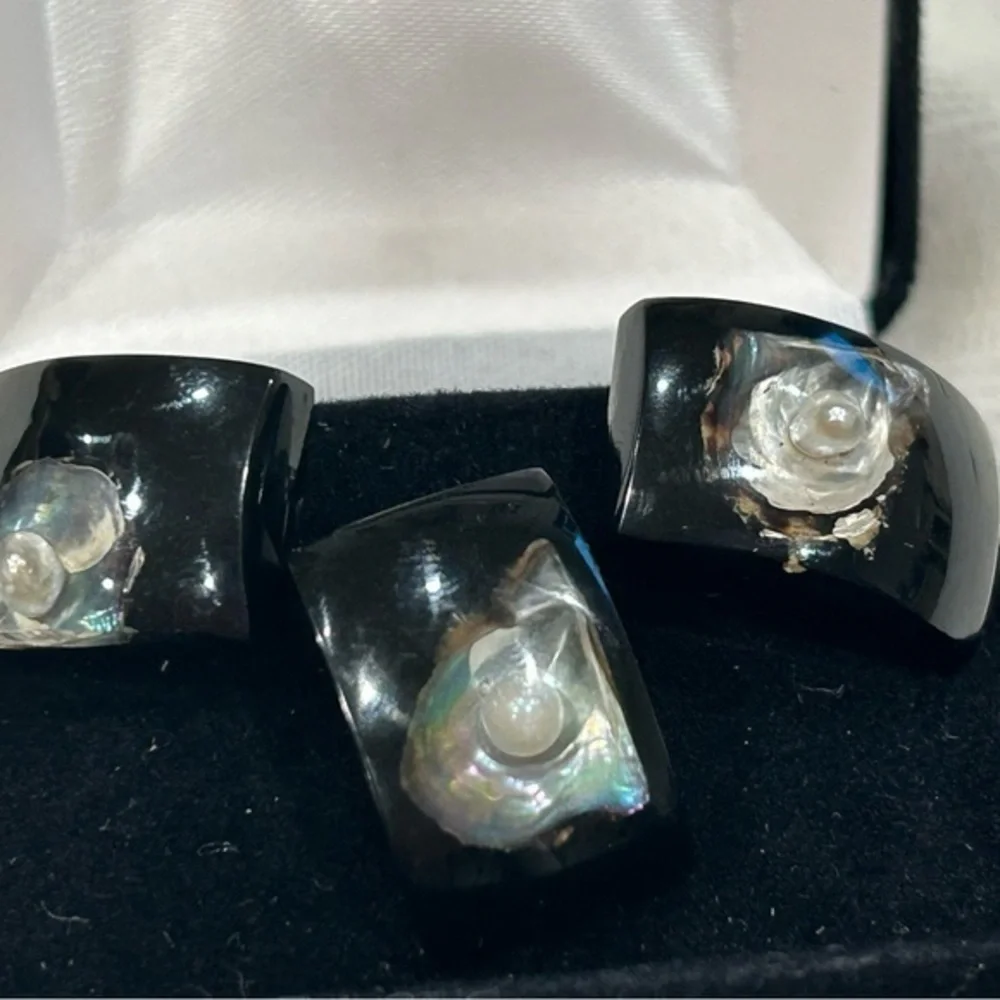 Men’s Vintage Pearl in Oyster Shell Cuff Links and Tie Clip